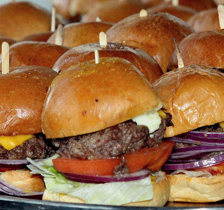 photo credit wikicommons by Praytino